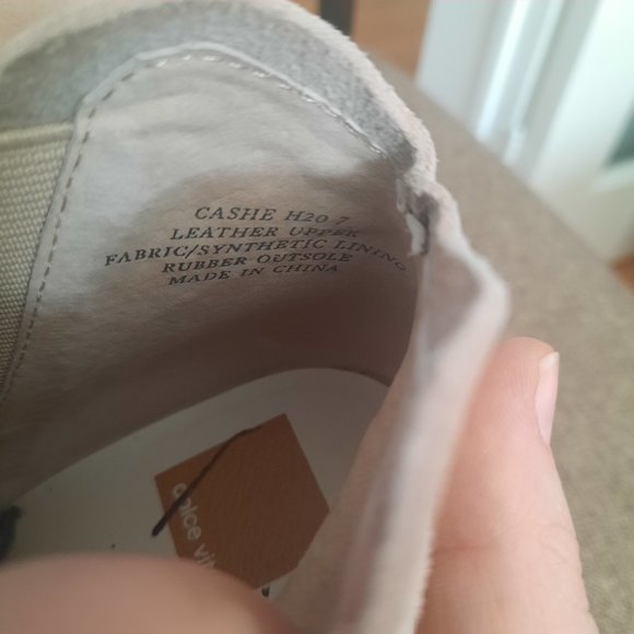 NWOT Dolce Vita Cashe Waterproof Bootie in Dune Suede H2O, Size 7 - Picture 4 of 7